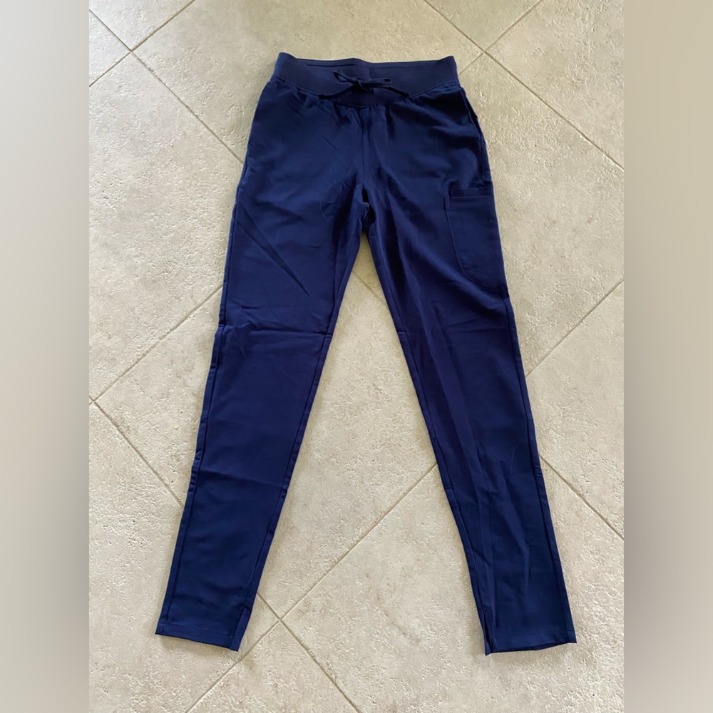 Mandala scrub navy bottoms XS Tall